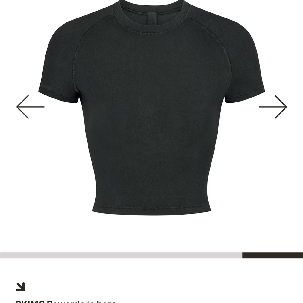 SKIMS Limited Edition Raglan Cropped Tee in Onyx Black (S)
